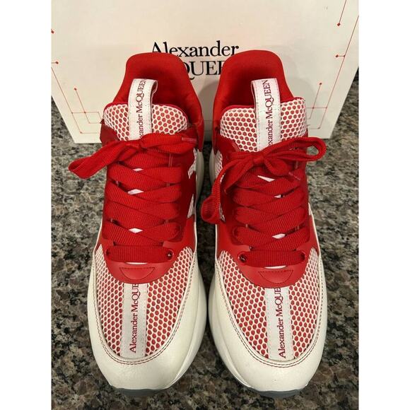 Alexander McQueen Oversize Runner Lowtop in Red Men\'s 42 SPB-SAL (348014) main image 8